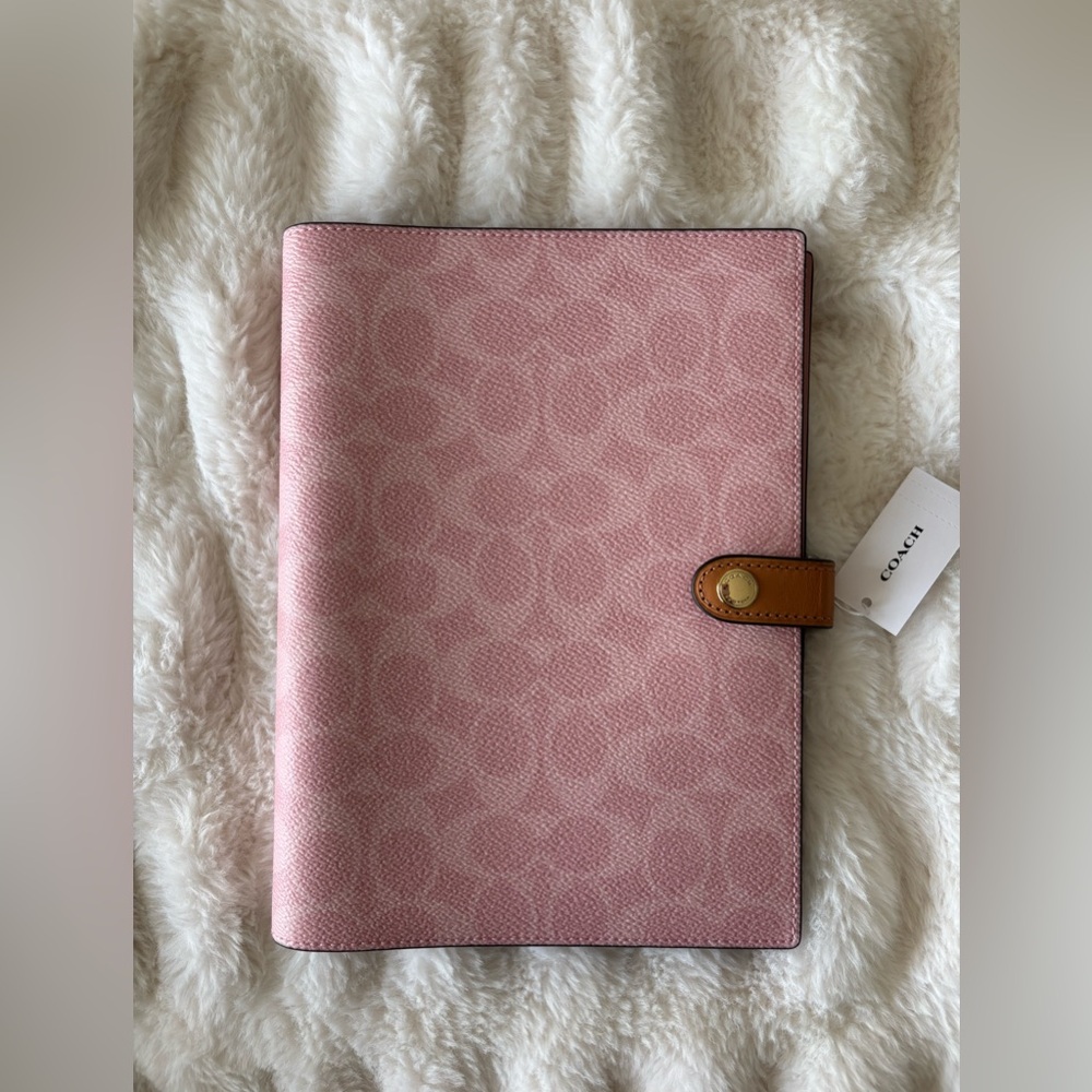 🌷Coach Signature Notebook - Picture 2 of 7